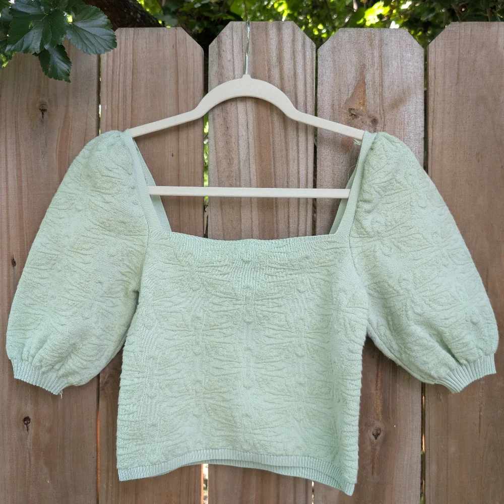 Zara Light Pastel Sage Green Puff Sleeve Cropped Shirt